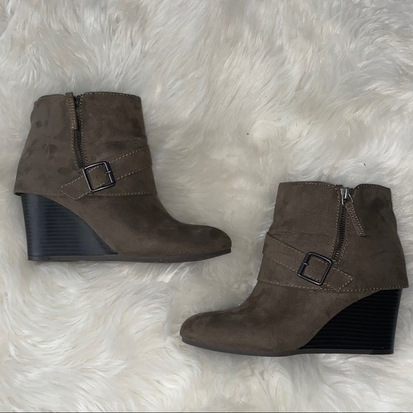 dsw taupe booties